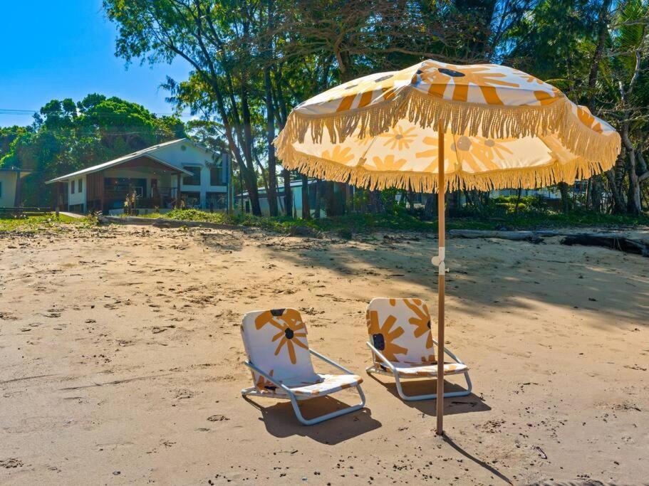 Family Shores - Beachfront Bliss Villa South Mission Beach Exterior photo