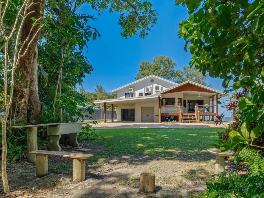 Family Shores - Beachfront Bliss Villa South Mission Beach Exterior photo